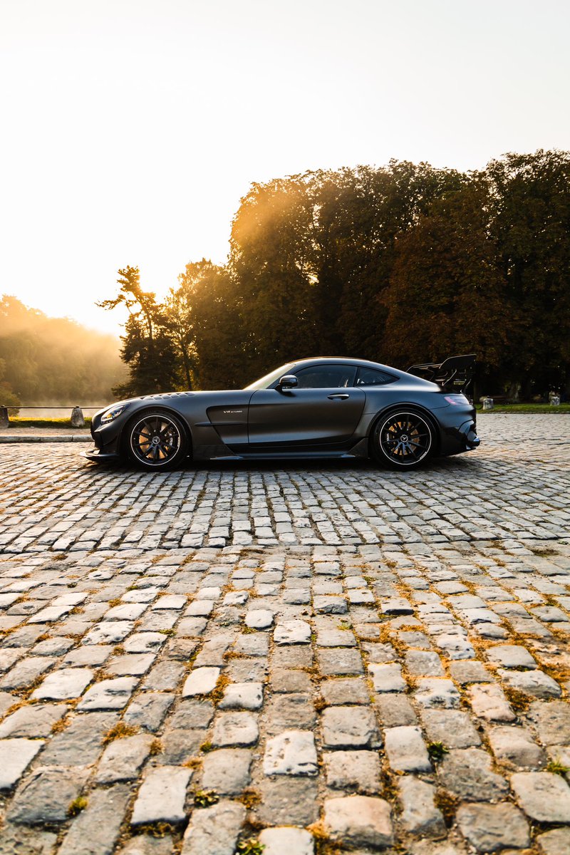 aka_valou's tweet photo. Mercedes Amg Gt Black Series 🌅 https://t.co/65XPtcF6HX