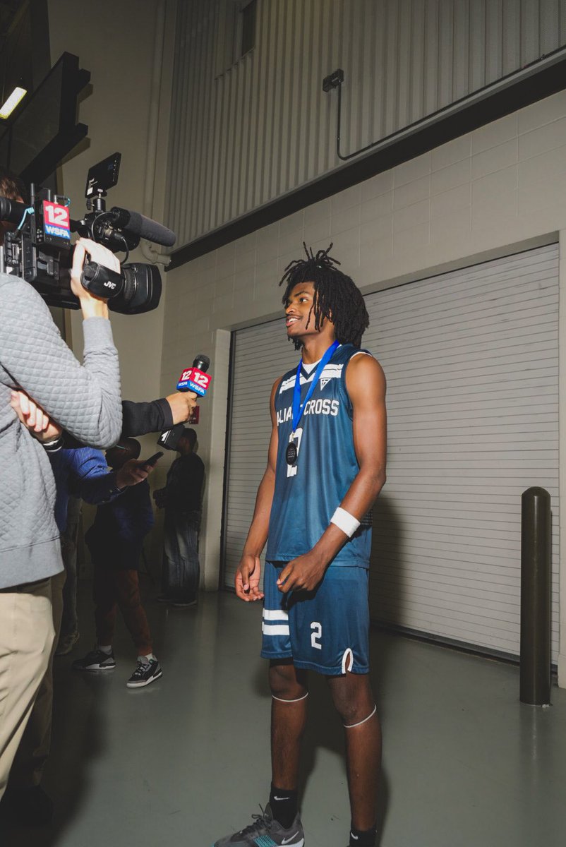 Deshawn Hall tweet media