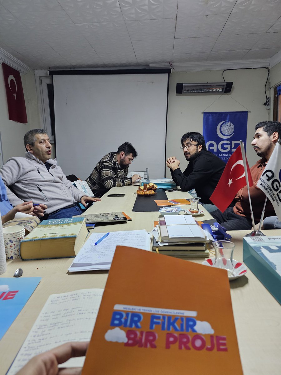 Haftalık yönetim kurulu toplantımızı Beyoğlu Agd misafirperverliğinde gerçekleştirdik.