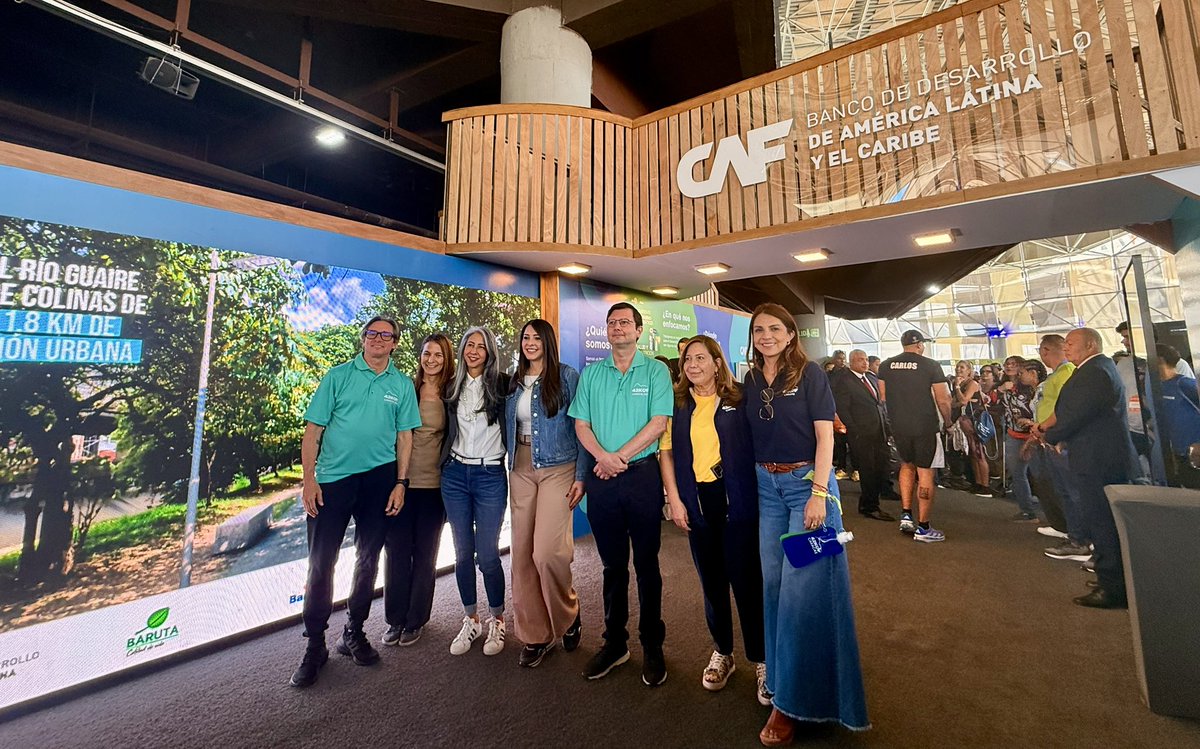 AgendaCAF's tweet image. En el marco de la expo entrega de materiales del #MaratónCAF Caracas 2025, presentamos el proyecto del Parque Lineal Río Guaire, una iniciativa que busca crear espacios accesibles y verdes para que los ciudadanos disfruten de áreas públicas ideales para actividades como el