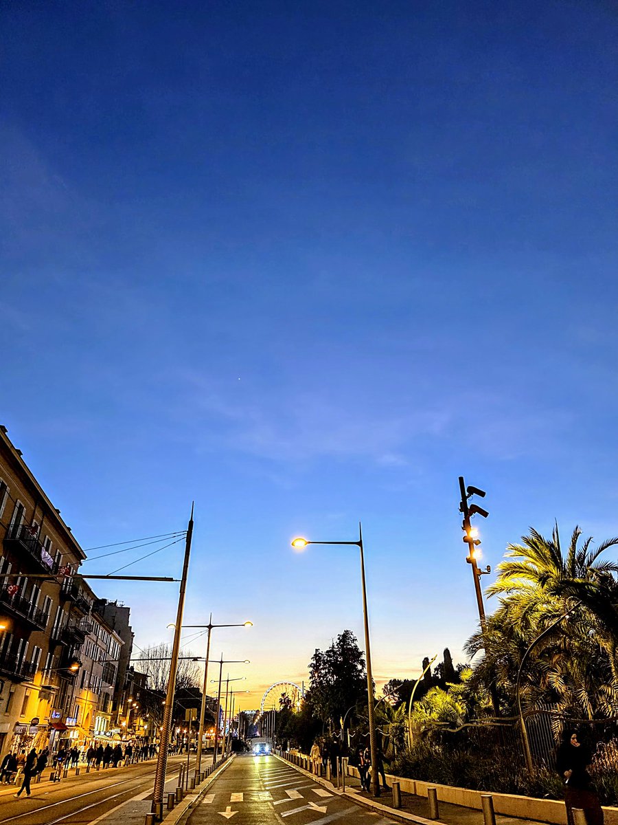 lecowboy's tweet image. 18h30 et il fait encore jour #joie 😍🤩😍