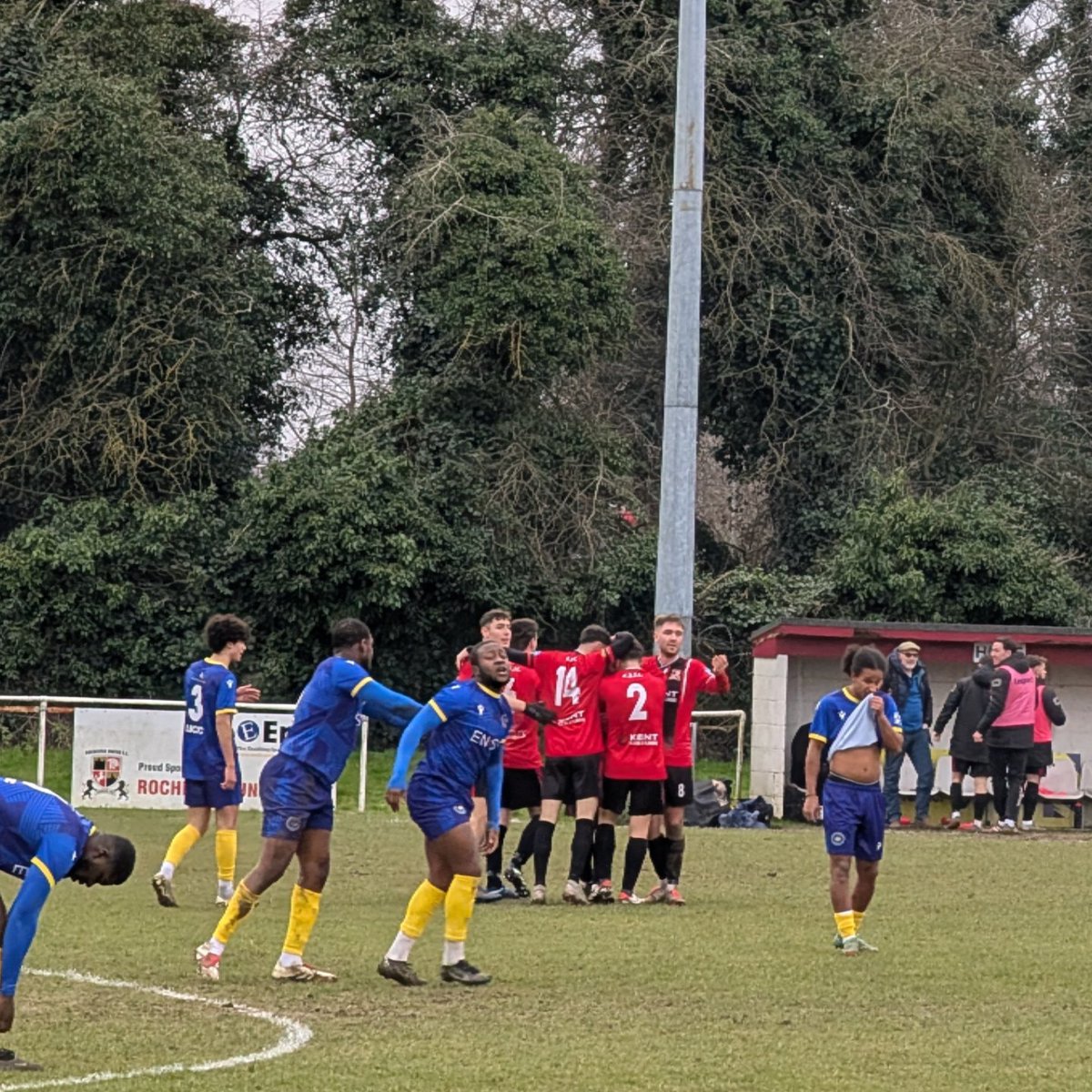 2 goals, clean sheet, 3 points. A perfect Saturday afternoon at Rede Court Road. 

🔴⚫ #Spartans