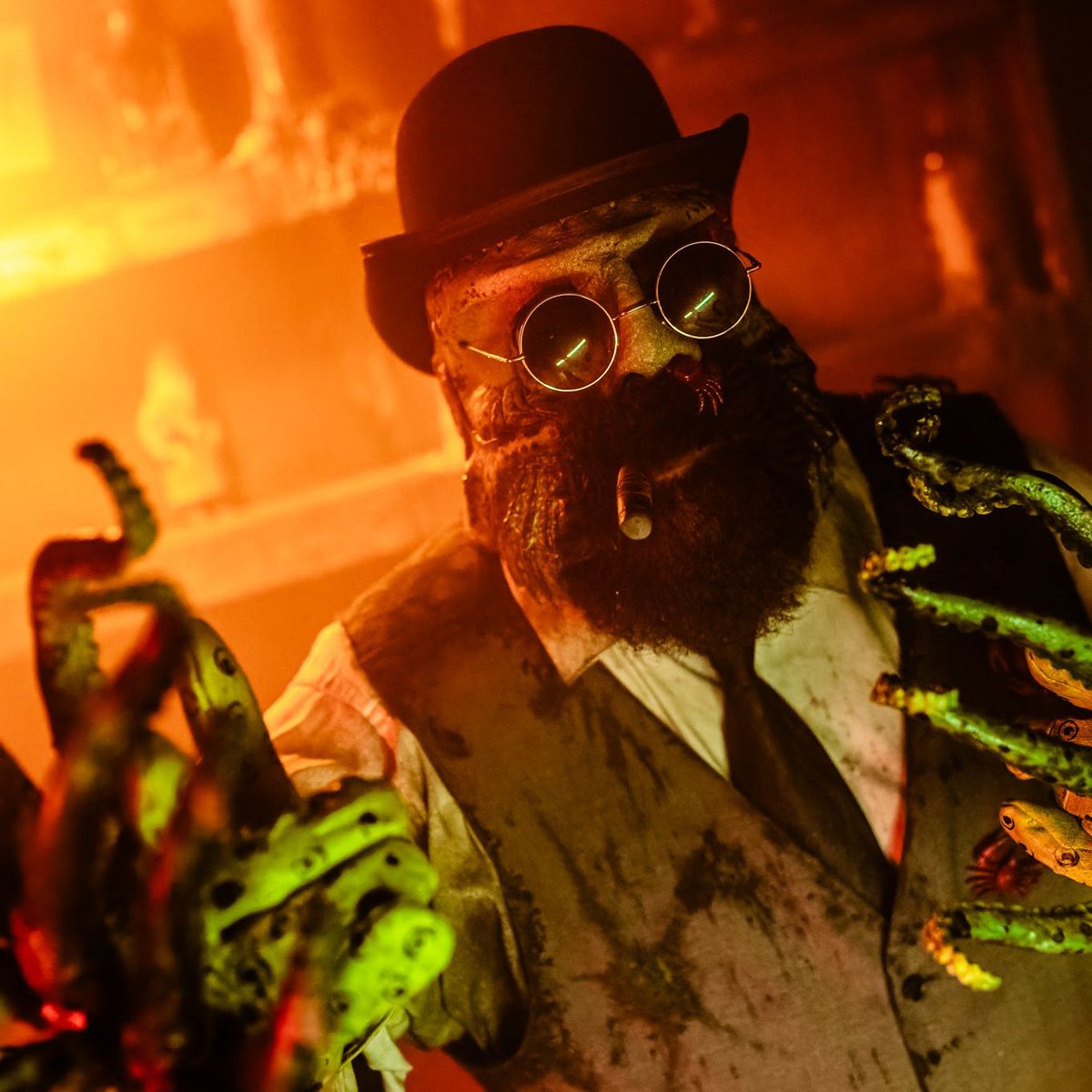 🖤 Tonight, the screams end. Last chance to experience Hearts of Horror. Don’t miss the final night of terror, fire, and free chocolate.