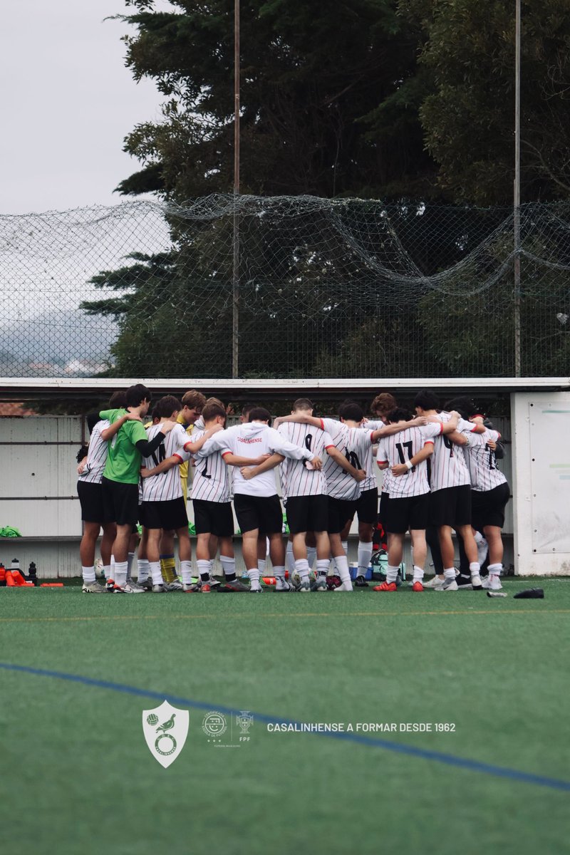 ❤️🖤 𝑭𝑼𝑻𝑬𝑩𝑶𝑳 Formação Sub-19
📷 𝑹𝒆𝒈𝒊𝒔𝒕𝒐 𝑭𝒐𝒕𝒐𝒈𝒓𝒂́𝒇𝒊𝒄𝒐
G.D.R.C. Casalinhense 🆚 Aveiras de Cima S. C.
#soucasalinhense #unidoslutamosparavencer