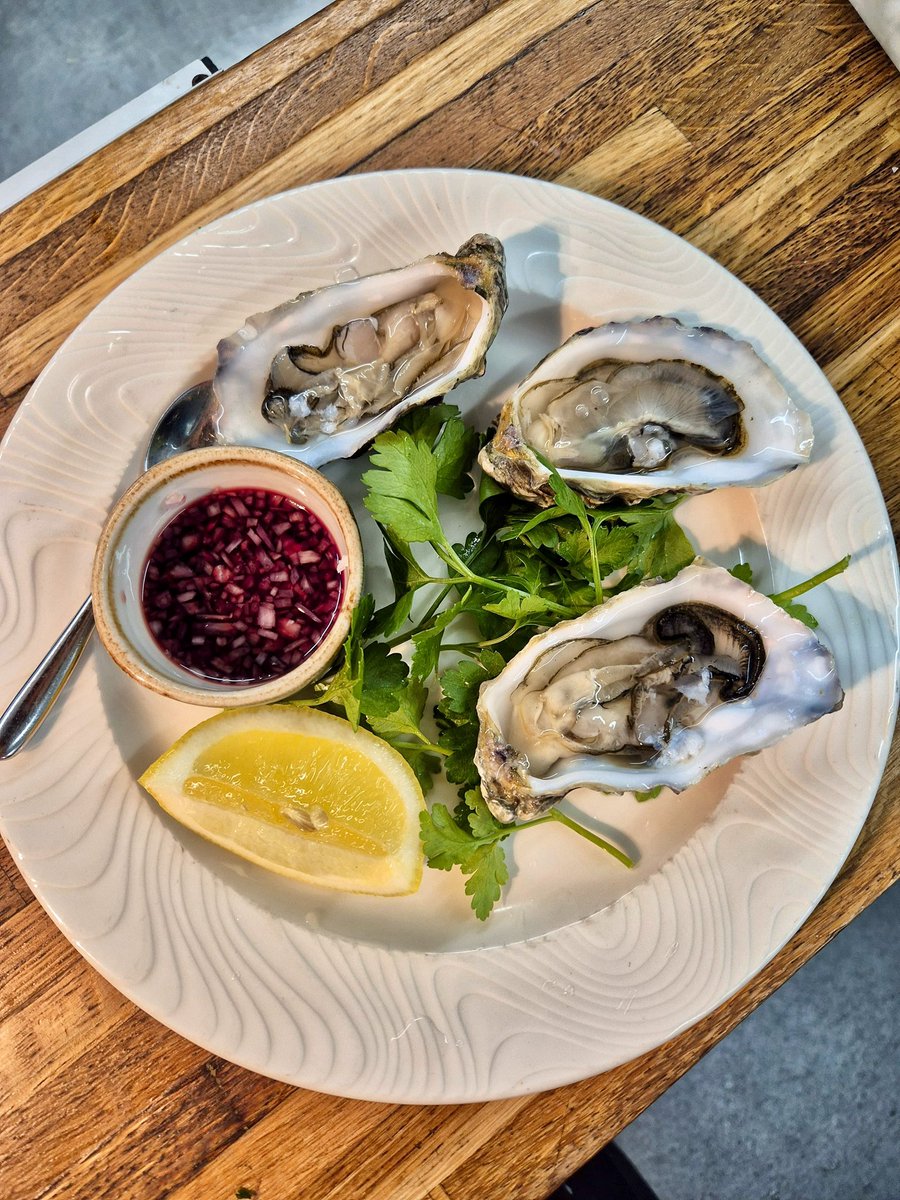noahsbristol's tweet photo. Just a few of the beautiful plates the team have been sending out of the kitchen this week! ✨
Featuring Cornish red mullet, Grace Dent’s favourite smoked sardines on toast and the very welcome return of the Portland Princess oysters 🦪
#redmullet #sardines #noahsbristol https://t.co/OSchIu3SlQ