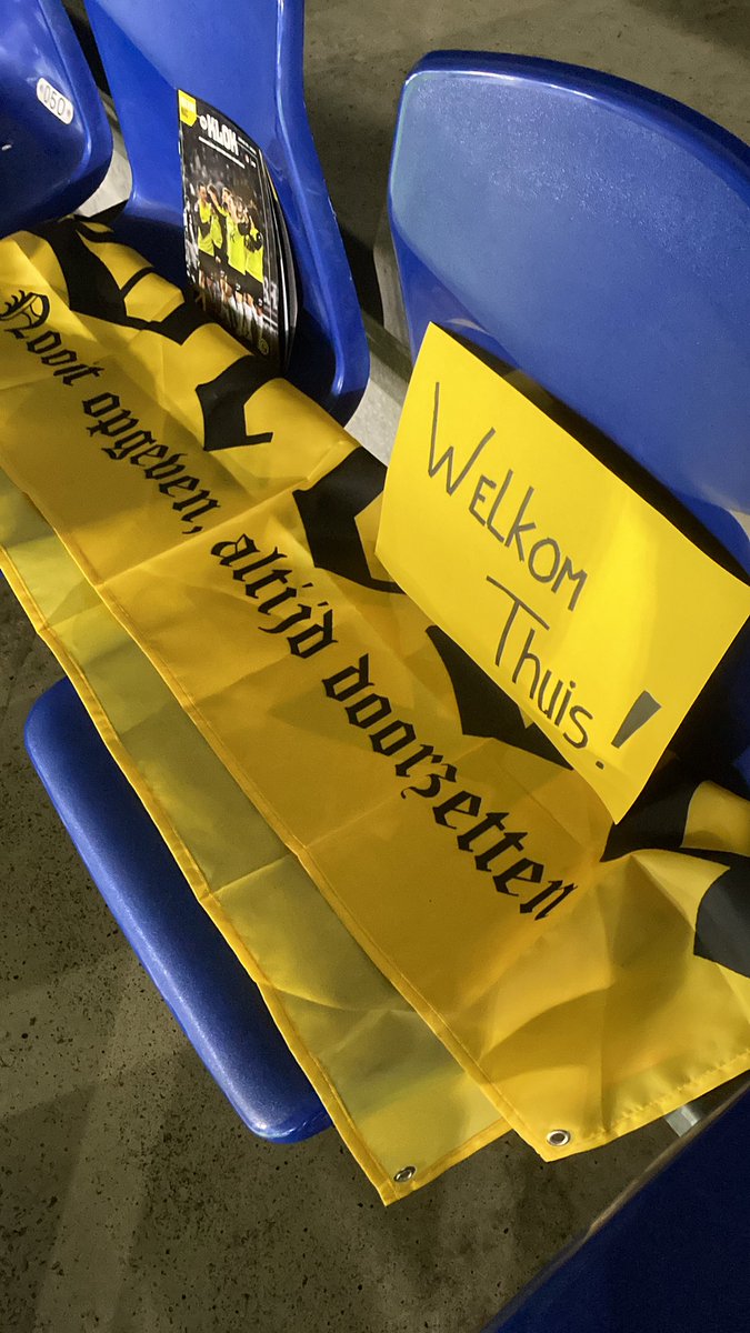 EQuaytaal's tweet photo. Na een jaar afwezigheid eindelijk weer thuis 💛🖤. #opgevenisgeenoptie #NACpraat https://t.co/Cq3nukW3jn