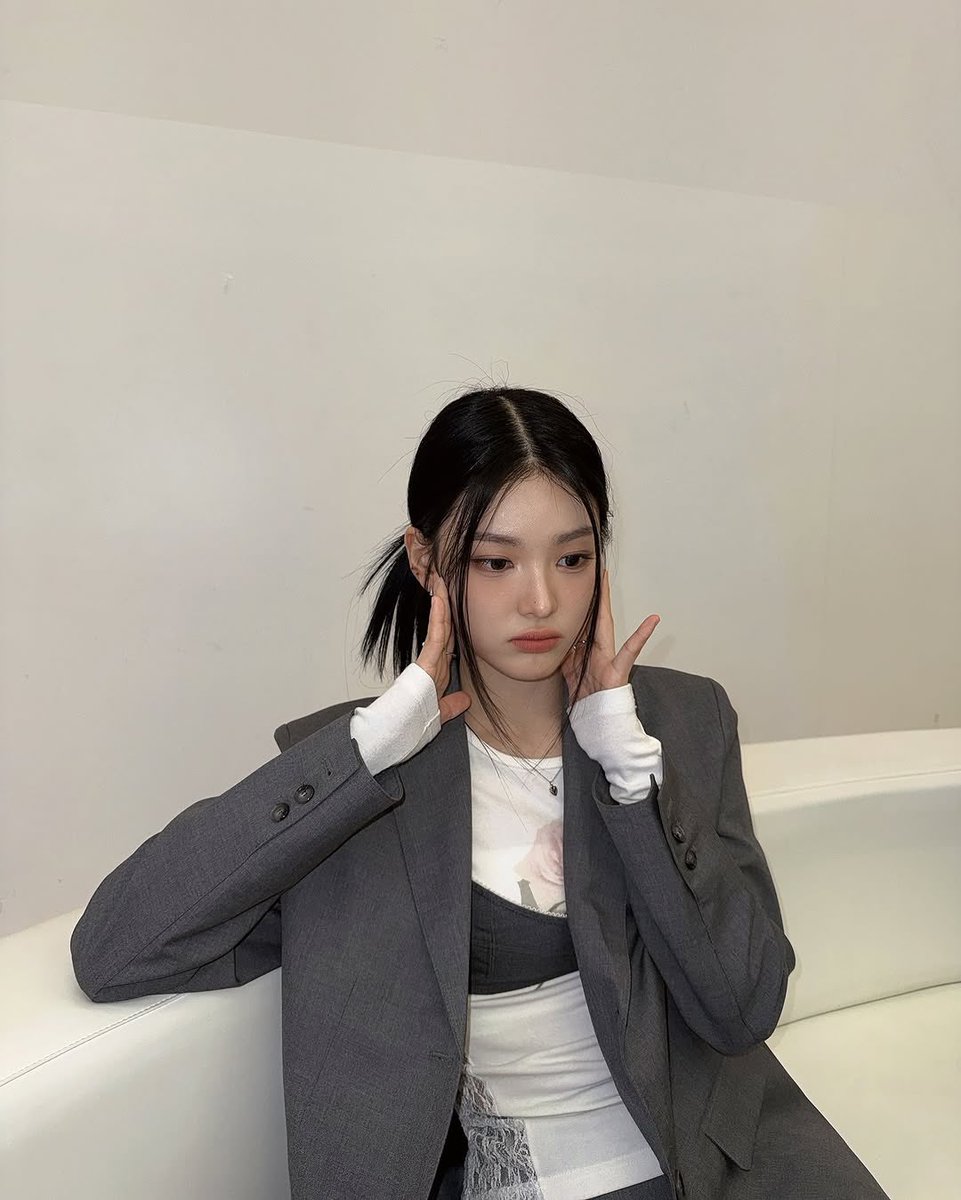 lightsumpics's tweet photo. 090225 #sangah instagram update (2)

#LIGHTSUM #라잇썸 #상아 #SANGAH https://t.co/enCKOncMLt