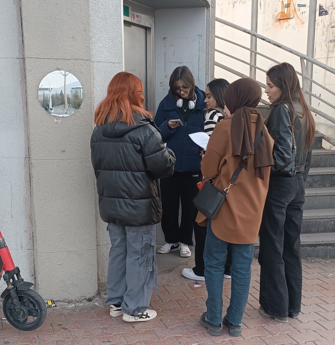konyadgd's tweet photo. Devrimci Gençlik Dernekleri Konya olarak;

Gençliği yoksulluğa ve sefalete itenlere karşı, Bosna Hersek Mahallesi'nde bildirilerimizi dağıttık.

Tek yol tek seçenek halk��n kendi iktidarıdır. https://t.co/XVQfvH1pVP