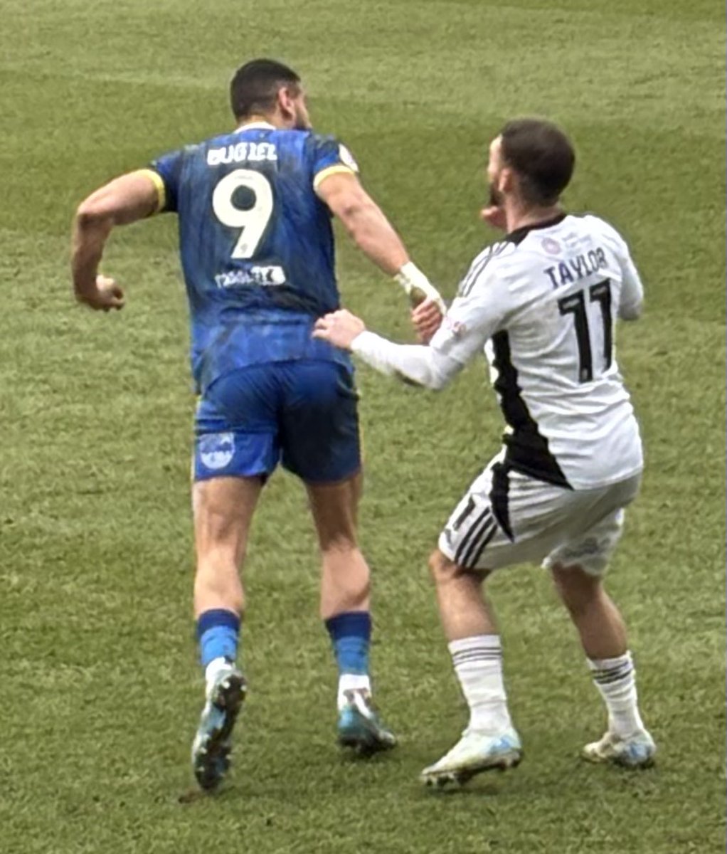99coxy's tweet photo. Another 3 points and a clean sheet. Early kick off? No problem. https://t.co/tZmJZjrB9x