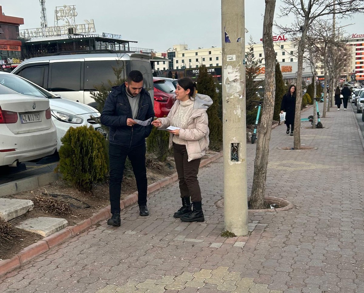konyadgd's tweet photo. Devrimci Gençlik Dernekleri Konya olarak;

Gençliği yoksulluğa ve sefalete itenlere karşı, Bosna Hersek Mahallesi'nde bildirilerimizi dağıttık.

Tek yol tek seçenek halk��n kendi iktidarıdır. https://t.co/XVQfvH1pVP
