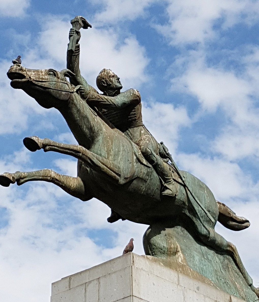 Acabamos de proponer al gobernador @orrego «La Cabalgata del Guerrillero», para que en lugar de Baquedano, sea el coronel Manuel Rodríguez el que se instale en el epicentro ciudadano. Para que su figura de lucha inclaudicable contra las tiranías ilumine siempre el futuro de Chile