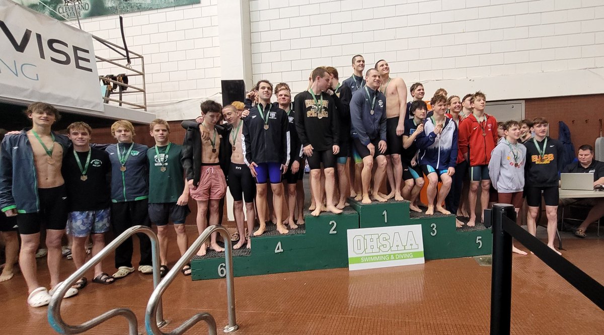 🏊‍♂️ Mentor boys 200MR 5th 1:41.53
Hung in there, 1.08 cut from sectional ... I'll take that 👍
Mayfield hops to the podium out of the B heat, 8th 1:42.81
