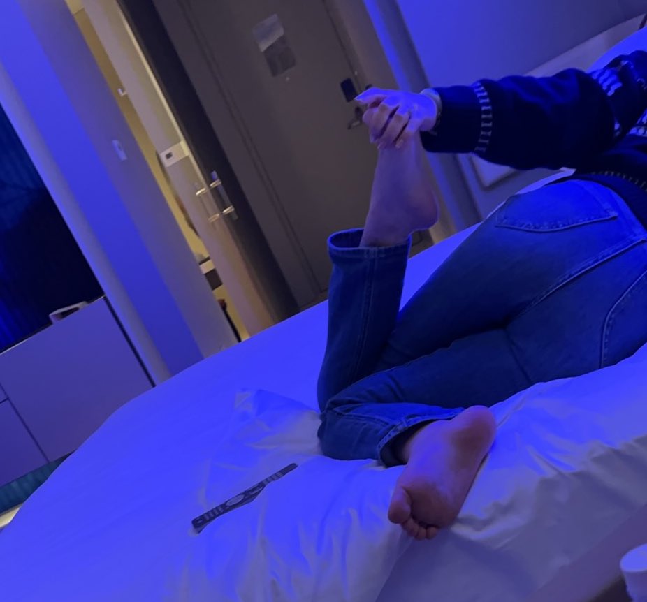 Calvin03380828's tweet photo. 昨晚的情人节
没有单男 没有夫妻
那就找个技师好好的给老婆服务一下吧 https://t.co/5AobdoYAIj