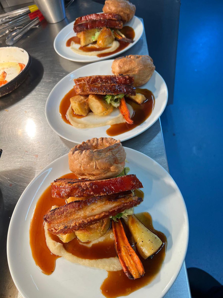 TrinityArms's tweet image. Sunday means roasts!! Book now for the best Yorkies in Brixton
