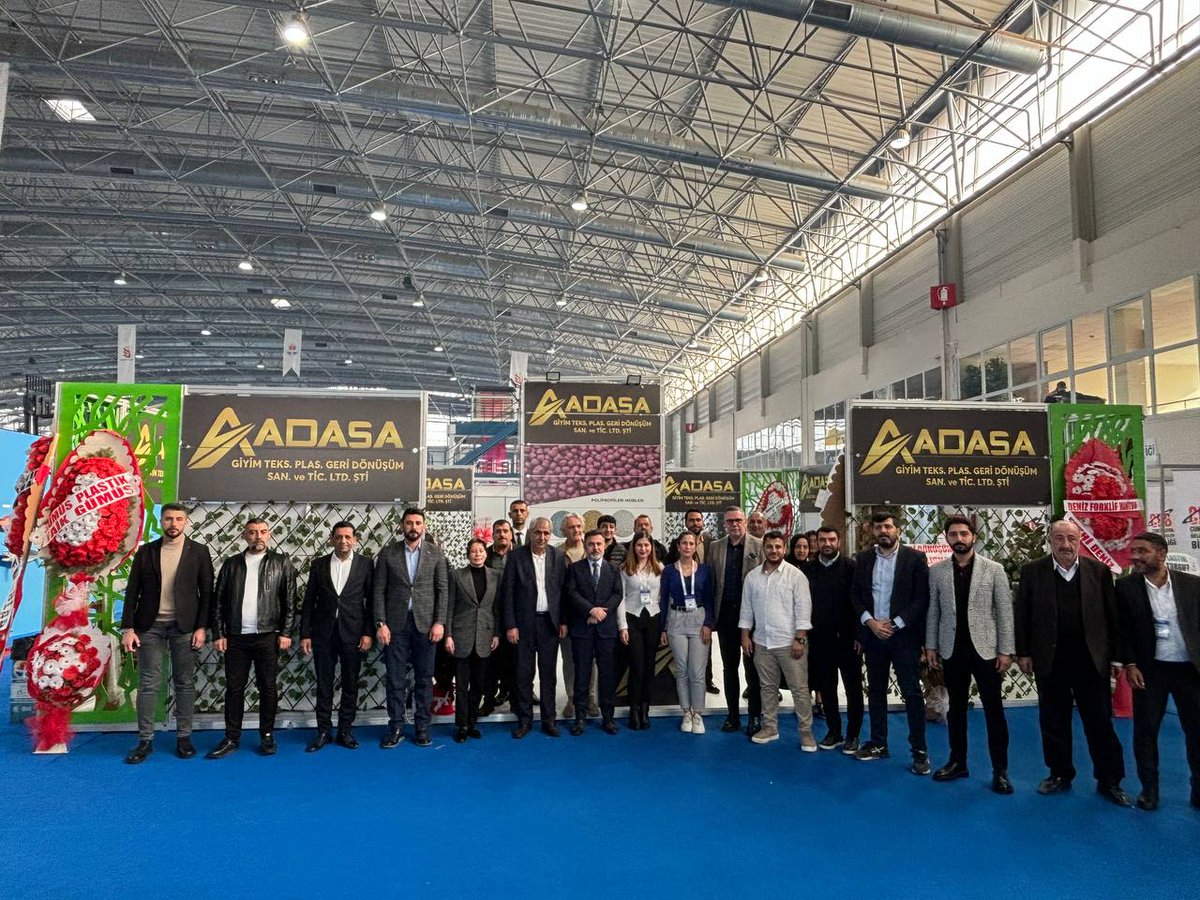 adasagrup067453's tweet photo. Rewa Anatolia Geri Dönüşüm ve Atık Fuarı’nda Adasa Giyim Tekstil Plastik Geri Dönüşüm olarak standımızı ziyaret eden Ak Parti Adana İl Başkanı Tamer Dağlı ’ya teşekkür ediyoruz.
@Tamer_Dagli 
#REWAnatolia #Plastik #Sürdürülebilirlik #Adana #GeriDönüşüm https://t.co/PfEtCtrbp9