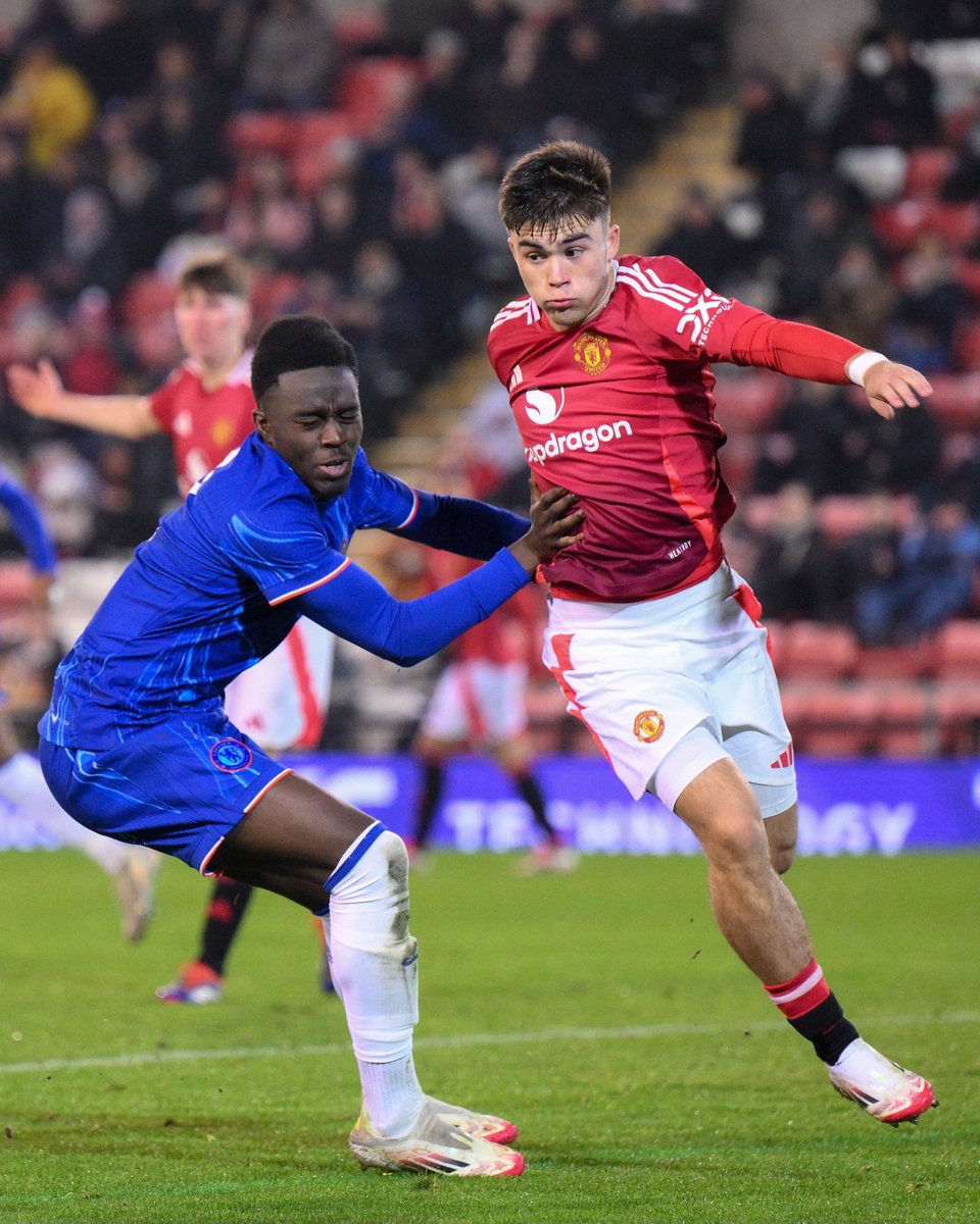 UtdWays's tweet photo. Chido Obi-Martin (17/FW/🇩🇰), Sékou Koné (19/MF/🇲🇱), Jack Moorhouse (19/MF/🏴󠁧󠁢󠁥󠁮󠁧󠁿), Harry Amass (17/LB/🏴󠁧󠁢󠁥󠁮󠁧󠁿), dan Elyh Harrison (18/GK/🏴󠁧󠁢󠁥󠁮󠁧󠁿) ikut terlibat dalam perjalanan ke London untuk pertandingan tim utama menghadapi Tottenham Hotspur hari Minggu esok.

📝 via @AcademyScoop. #MUFC https://t.co/qafMws8WUY