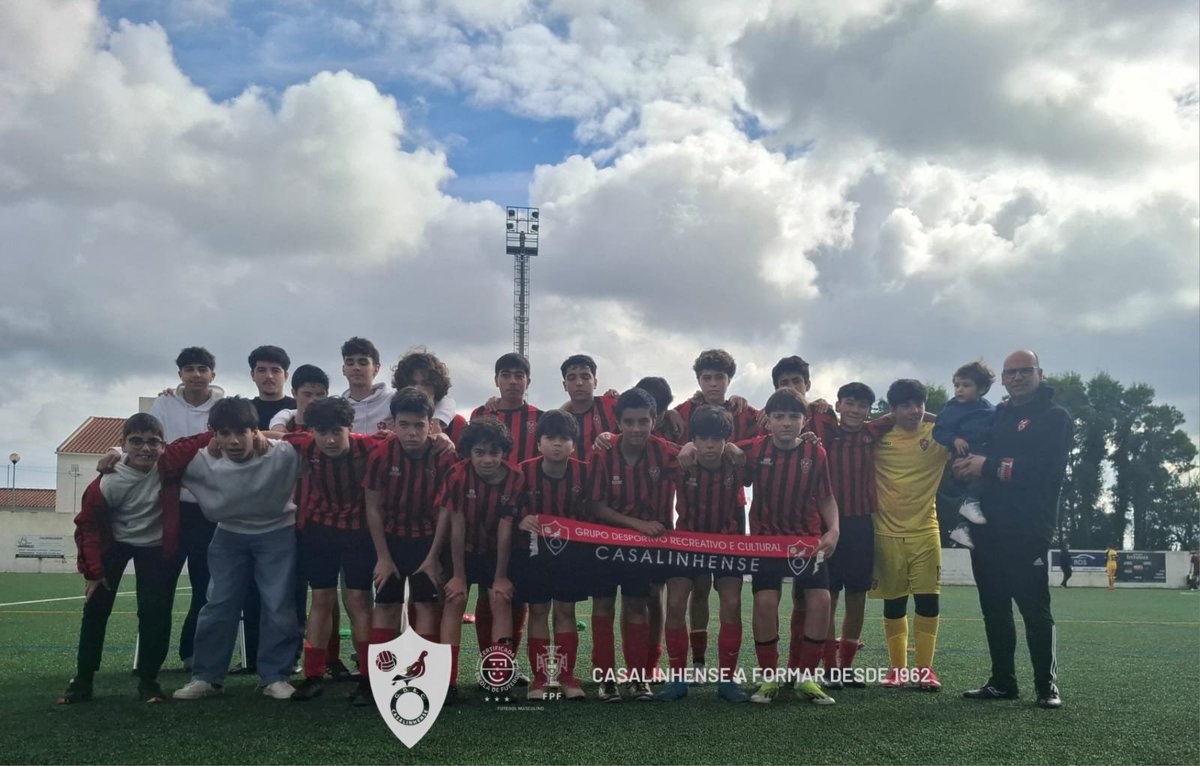 ❤️🖤 𝑭𝑼𝑻𝑬𝑩𝑶𝑳 Formação Sub-15
📷 𝑹𝒆𝒈𝒊𝒔𝒕𝒐 𝑭𝒐𝒕𝒐𝒈𝒓𝒂́𝒇𝒊𝒄𝒐
G.D.R.C. Casalinhense 🆚 S.C.U. Torreense
#soucasalinhense #unidoslutamosparavencer