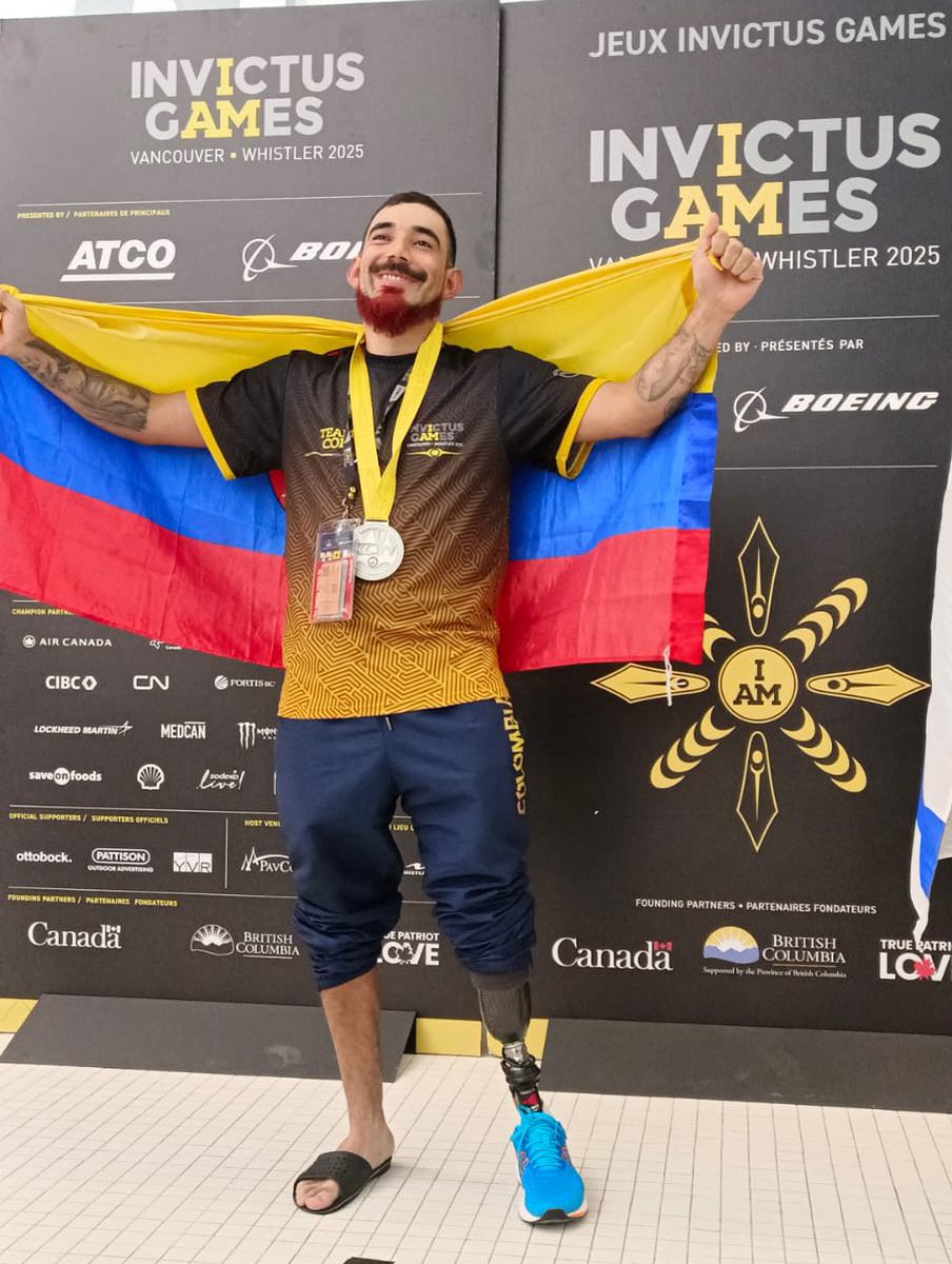 mindefensa's tweet photo. ¡Siguen los triunfos del ‘Team Colombia’ 🇨🇴 en Canadá 🇨🇦!

No fueron una, ni dos, ni tres, sino 15 medallas: 4 de oro 🥇, 7 de plata 🥈 y 4 de bronce 🥉, que nuestros veteranos de la Fuerza Pública, en condición de discapacidad, se colgaron en la competencia de natación 🏊 en los #InvictusGames2025.

Estos guerreros siguen demostrando que, con perseverancia, todo es posible. Gracias por emocionarnos con estos triunfos que son de todo un país 💪.