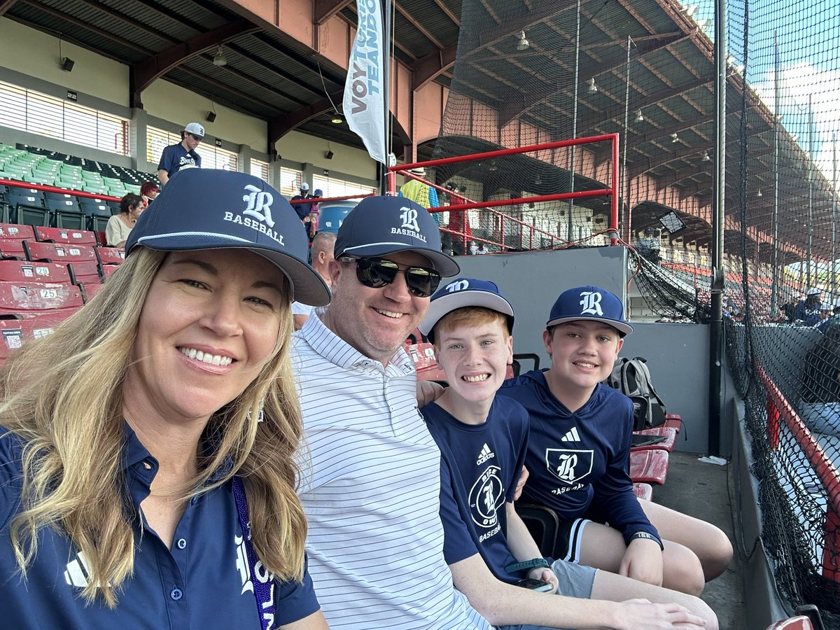tmcclelland's tweet photo. Ready for GAME 2!
@RiceBaseball vs Michigan.
#GoOwls👐
#LosBuhos🦉 https://t.co/zU44AYCVgK
