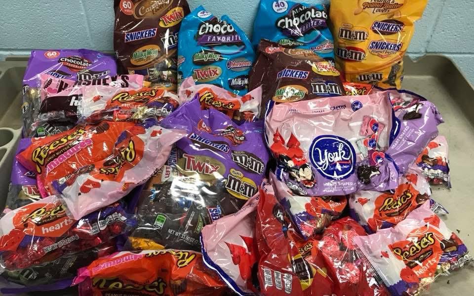 Principal_SG's tweet photo. Today’s million dollar idea comes at 50% off! Stock up on after Valentine’s Day candy sales to have a sweet treat for teachers at after school meetings. @kesslerdr @SnodgrassHLHS @DrAndyDavis https://t.co/xKYyhYFbgE
