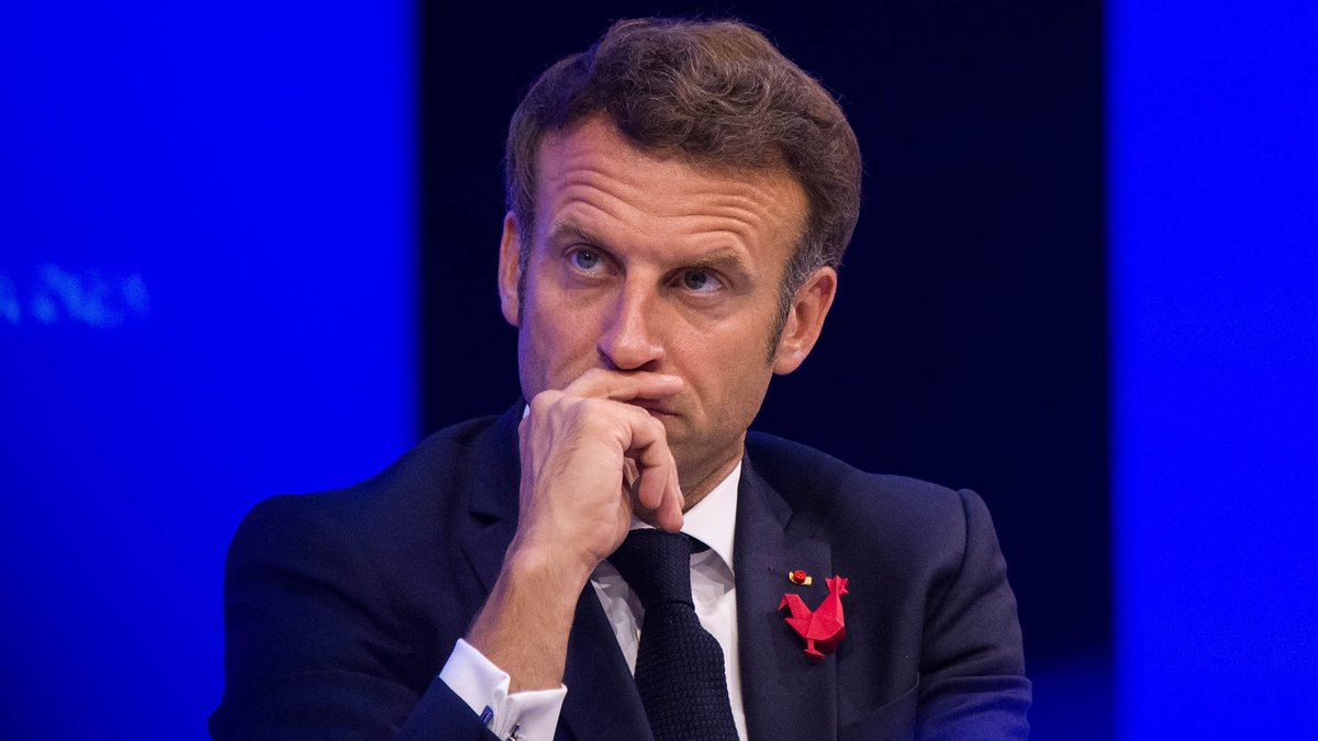 🚨 BREAKING: In an unprecedented move, French President Emmanuel Macron has called an emergency EU summit in Paris tomorrow.

EU leaders will convene to discuss a collective response to statements from Donald Trump and his team regarding a potential U.S. withdrawal from Ukraine