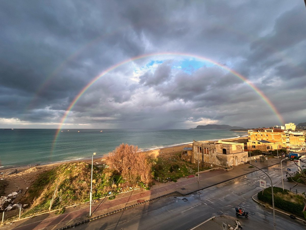 mario_spn's tweet photo. ⬇️ 
.
Il giorno dopo: San Faustino. 
Nessuno festeggia?
.

(Palermo, costa sud-orientale , 15.2.2025).

⬇️
.

🇮🇹
#ValentinesDay #SanFaustino #SanValentino #SanRemo #Sanremo2025 https://t.co/fZtroB98M4