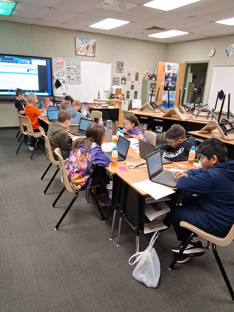 Math club participants excitedly gave up their Saturday morning to compete in the qualifying round of the mathleague competition. We are proud of our Roadrunners. 💜💛 #weareashland