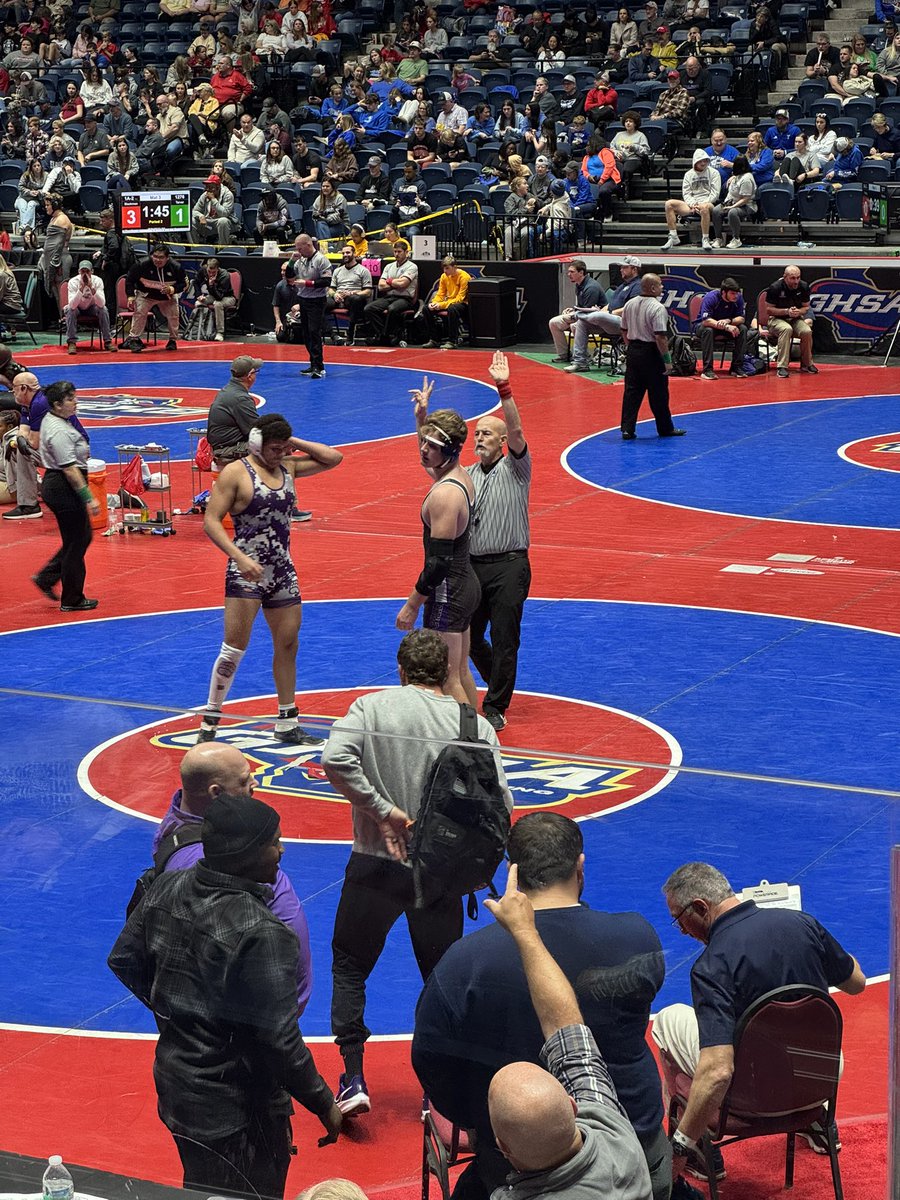 grey_rich08's tweet photo. Anyone can wrestle but can you podium with a complete and partial UCL tear? #wrestler #highschoolwrestler #sophomore #twotimestateplacer https://t.co/OwwJNaHxEs