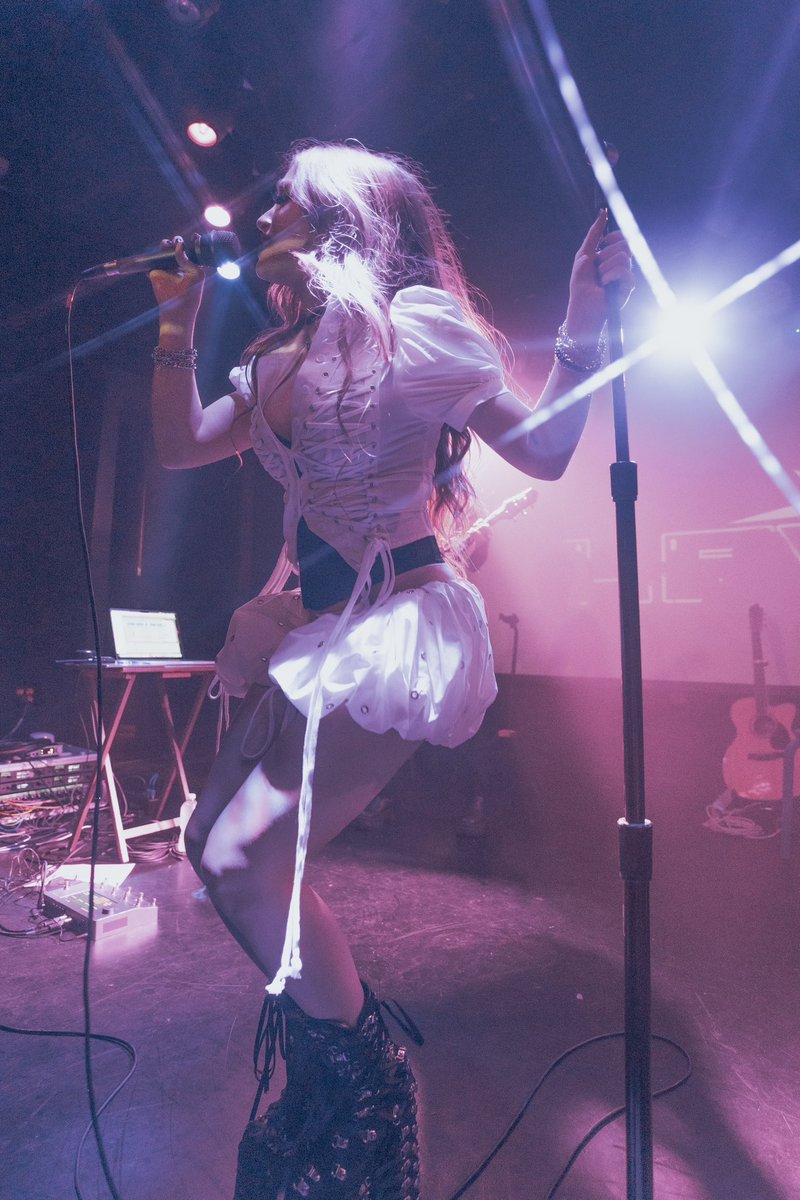 itslewreal's tweet photo. NYC - FINAL NIGHT OF TOUR TONIGHT!!!! Bring 1 or 2 or 25 of your best friends 
Tickets: https://t.co/Rm84koI2WD https://t.co/WzOtC8rQ6m