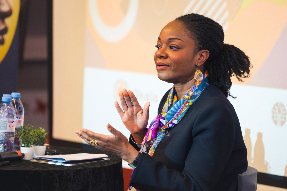 Cina Lawson tweet media