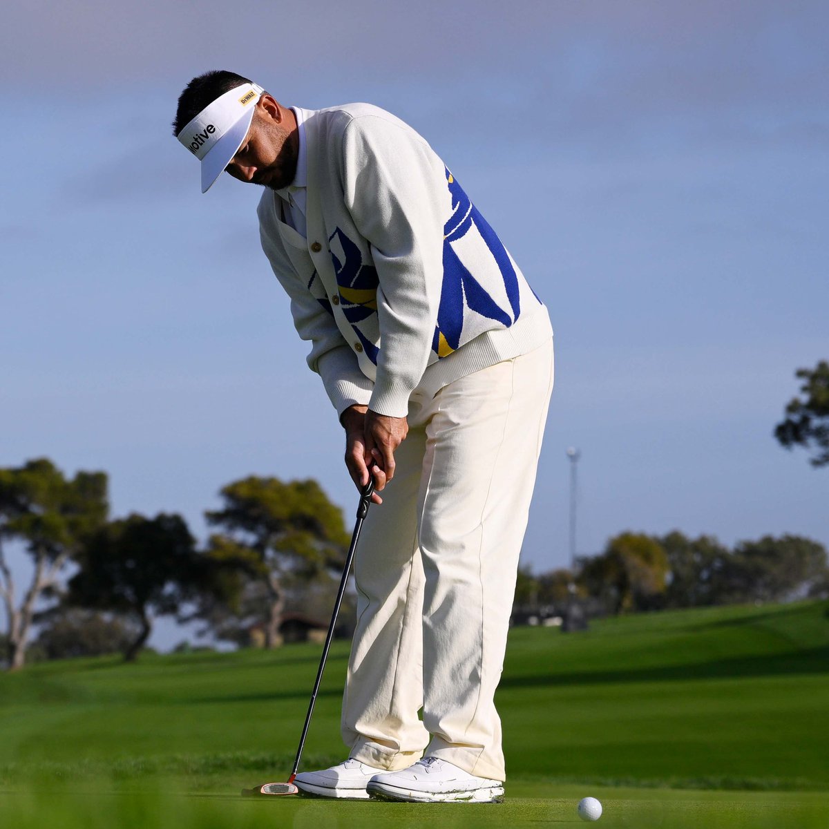 Fore Play tweet media