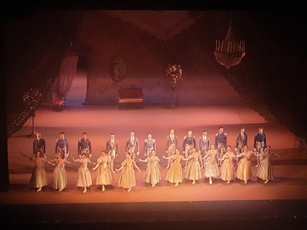 reelofthe51st's tweet image. Never seen #Onegin before this afternoon @rbo_org - It was absolutely beautiful - stunning sets, costumes, music and choreography- and drew you in from the very first note. Such a shame it's not possible to film this one for the cinema though #RBOOnegin #RoyalBallet 🩰 🎶 💘 😢