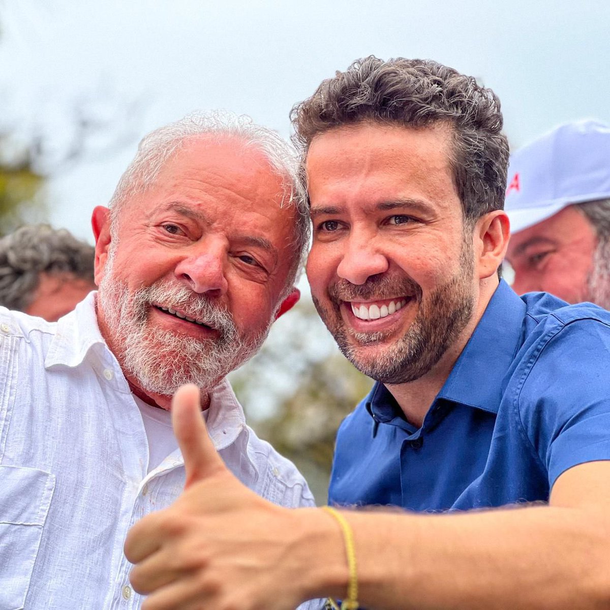 AndreJanonesMG's tweet photo. Eu to achando muito engraçado os bolsonaristas fazendo o gado achar que existe possibilidade de ter impeachment do Lula, isso é IMPOSSÍVEL, a economia está indo bem e o Governo está trabalhando muito para baratear os alimentos.
Todas as pesquisas mostram que Lula ganha em 2026.
Vai ter Lula até 2030, pode chorar gado 👍🏻