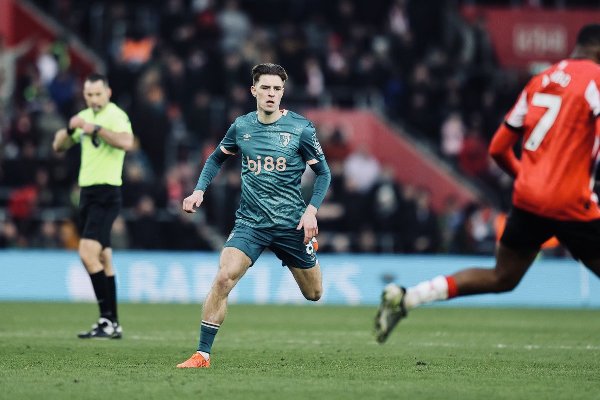 Alex Scott tweet media