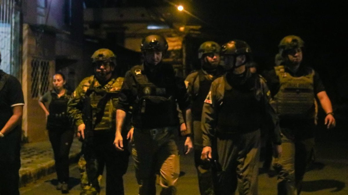 #Urgente ‘Mandos militares estarán en los operativos en territorio hasta que ganemos esta guerra’, dice Gian Carlo Loffredo, ministro de Defensa