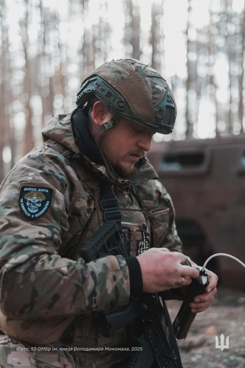 DefenceU's tweet photo. Sappers work quietly, unseen, but without them, there's no moving forward.

📷: 53rd Mechanized Brigade https://t.co/7wzexBcdIo