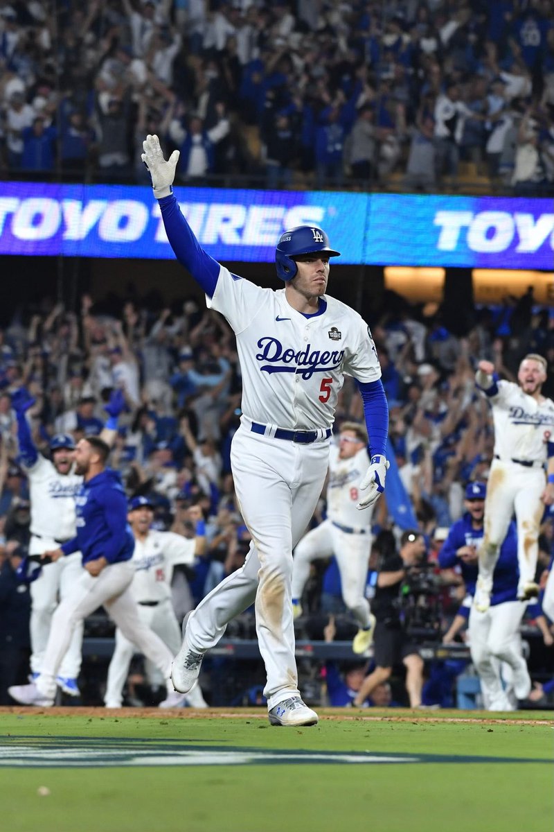 LAtweets22's tweet image. 