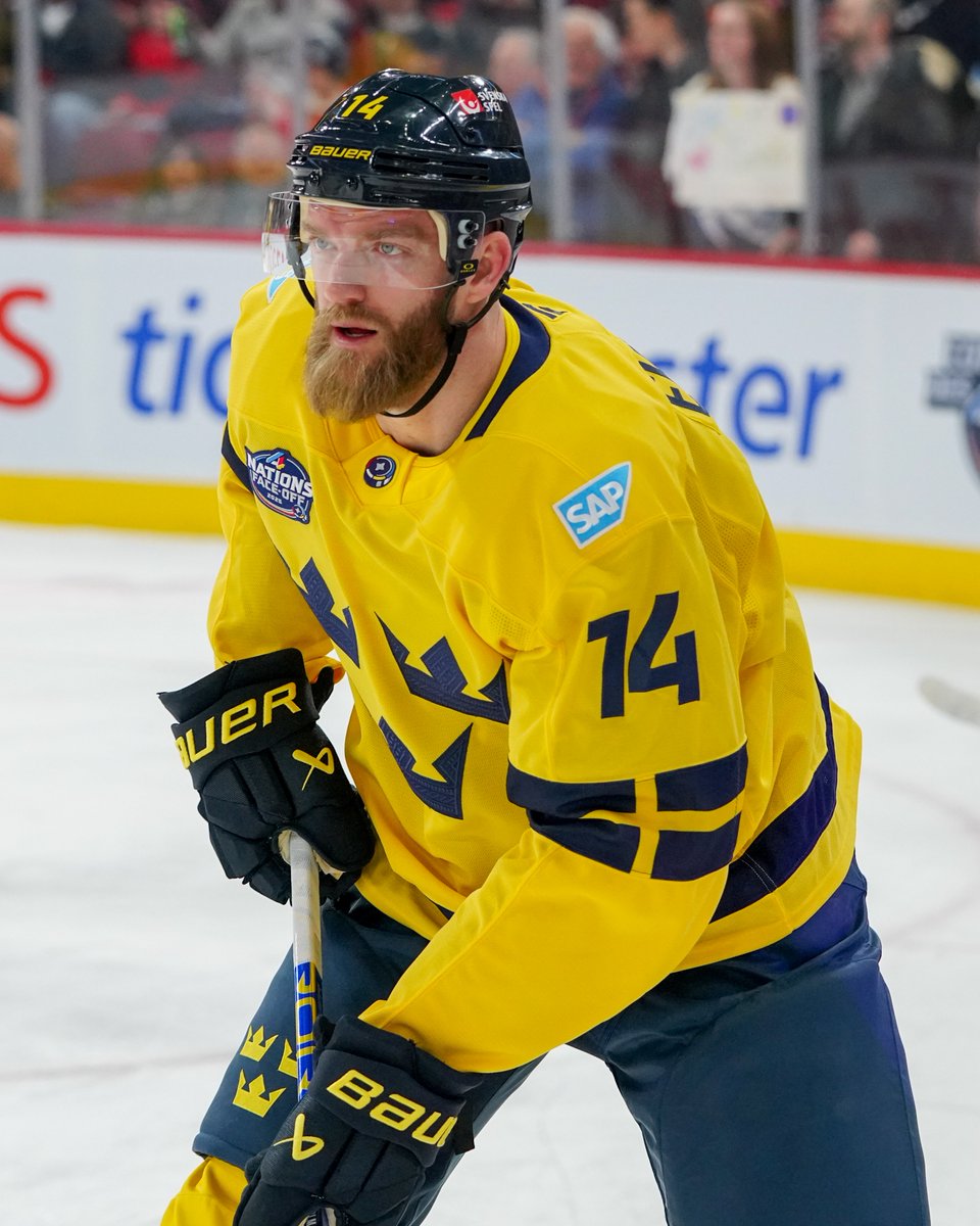 NHL's tweet image. THE PUCK IS DROPPED AND AWAY WE GO! 🇫🇮🇸🇪 #4Nations 

🇺🇸: ABC &amp;amp; @ESPNPlus ➡️ plus.espn.com
🇨🇦: @Sportsnet or stream on Sportsnet+ ➡️ watch.sportsnet.ca