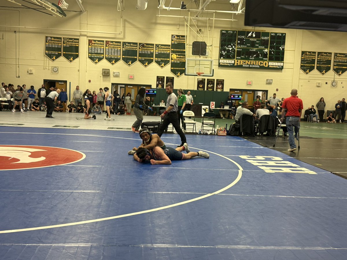 hhs_prncpl's tweet image. Catch the action at today’s Wrestling Regionals and cheer on our Warriors! @HenricoHighSch 💚💛 #letsgo 💪🏽