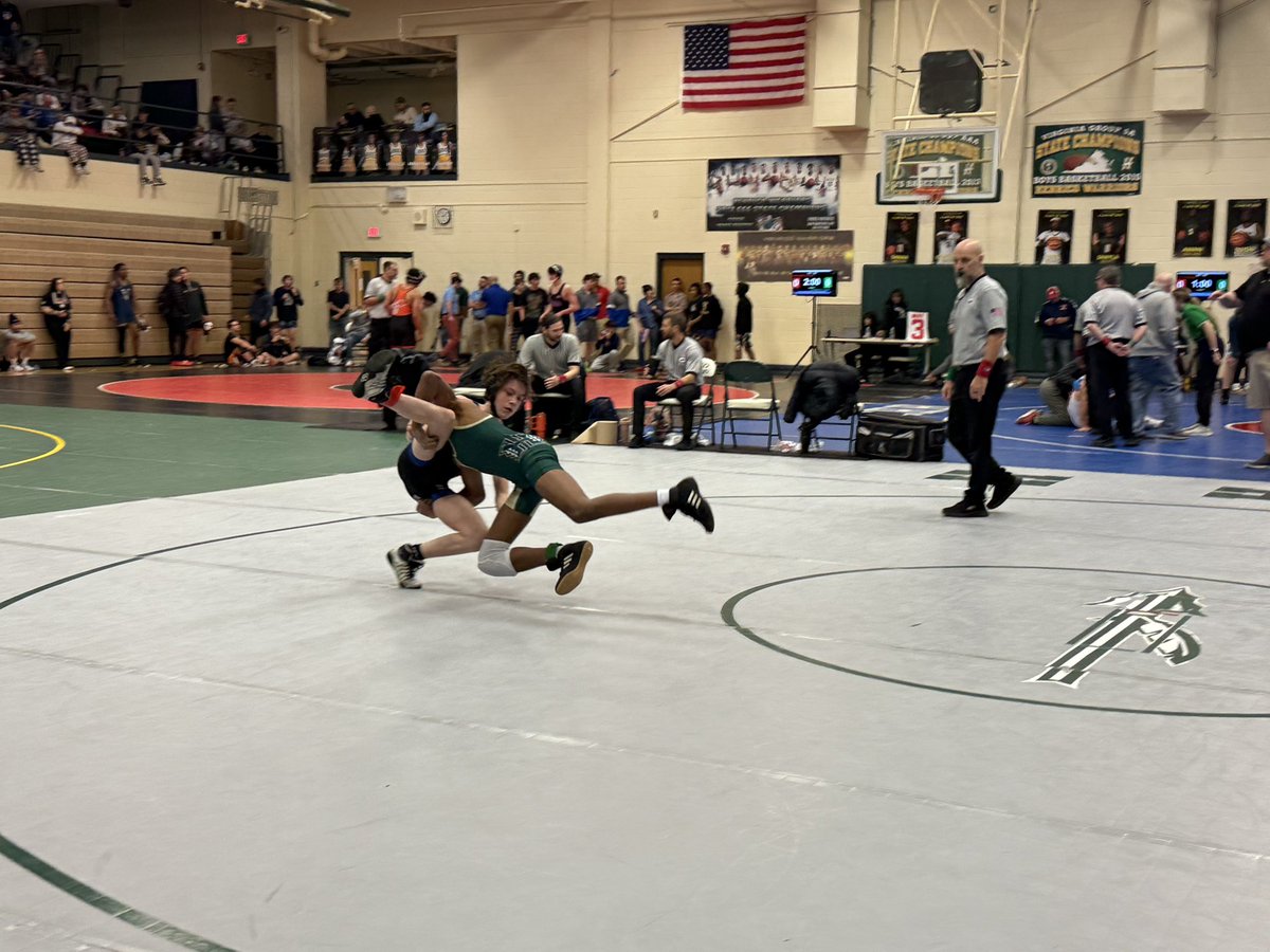 hhs_prncpl's tweet image. Catch the action at today’s Wrestling Regionals and cheer on our Warriors! @HenricoHighSch 💚💛 #letsgo 💪🏽