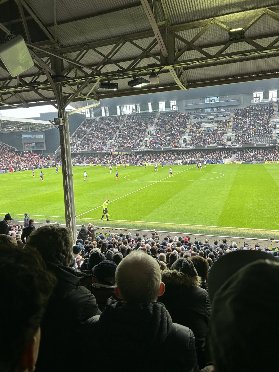 Alan Smith (@ag_smithy) on Twitter photo One seat unused β¦<a href="/FulhamFC/">Fulham Football Club</a>β© but special winning performance for Patrick Barclay who would have enjoyed. Raising a glass Paddy class act β€οΈπ· One seat unused β¦<a href="/FulhamFC/">Fulham Football Club</a>β© but special winning performance for Patrick Barclay who would have enjoyed. Raising a glass Paddy class act β€οΈπ·