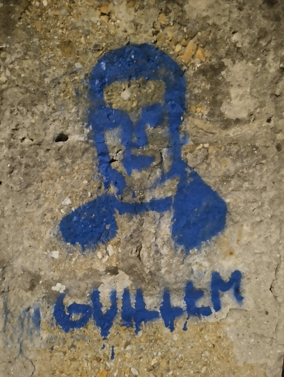 RafaRValdes's tweet photo. Nes muries asturianes recuérdase a Guillem Agulló. Qué menos, entós, que recordavos que podéis lleer la novela 'Guillem' de @ncadenes que ye'l sestu títulu de la colección Calume d'@edicionesTrabe
#lleernasturianu2025 #ninescaezuninperdón #nioblitniperdó #guillemagulló #guillem https://t.co/VCuTrqXOJy