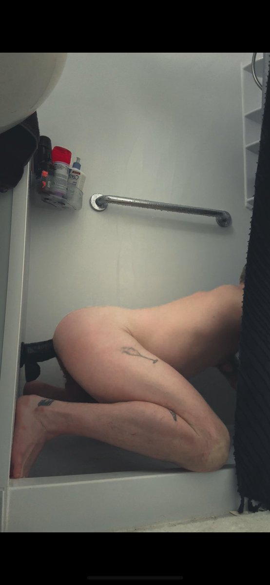 CalhoonForFfun's tweet photo. Abracadabra it’s gone! #gayporn #gayff #gaystretching https://t.co/SYXf6cezZ0