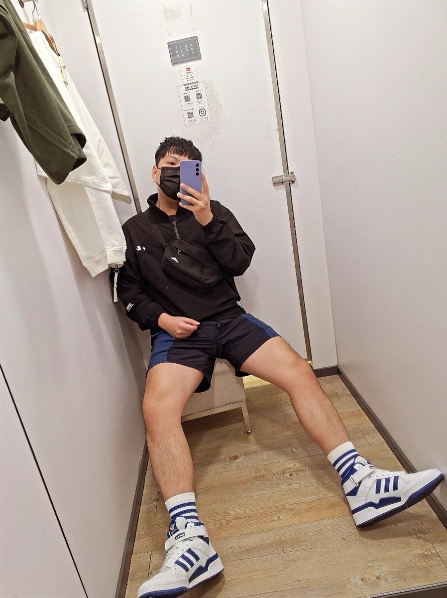 有沒有包皮垢臭屌可以尿給我喝？
