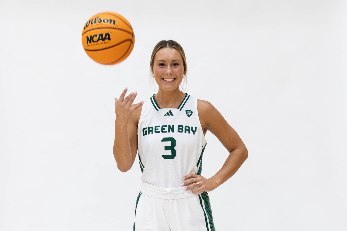 gbphoenixwbb's tweet photo. .@MiahgMeyer with eight points off the bench! A strong first half continues.

GB 35, UDM 24 | 4:41 2Q https://t.co/LnB31NDAth