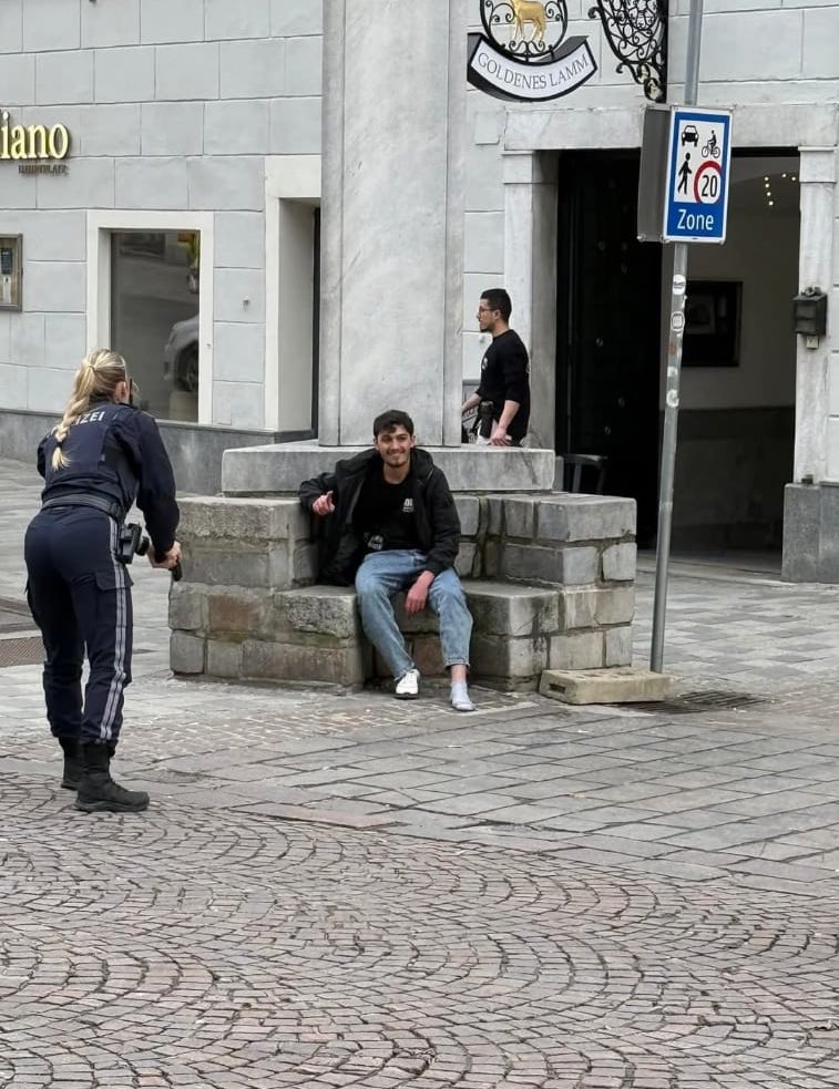 Halloen_Trollet's tweet image. 14-åring drept i Villach, Østerrike, av denne kjekke karen - flere andre knivstukket?
#NåFårDereVelLystPåMerMasseinvandringDere?
#remigrasjon 
#remigration
