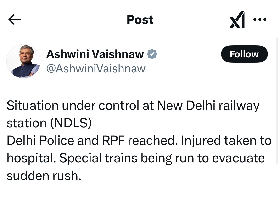 Ashok_Kashmir's tweet image. रेलमंत्री महोदय कह रहे हैं कि स्थिति नियंत्रण में है। उपराज्यपाल महोदय कह रहे हैं कि हादसे कुछ लोग मारे गए हैं। 

उम्मीद है कि घायलों को उचित इलाज़ की व्यवस्था की गई होगी। जिस तरह की भीड़ आ रही है, व्यवस्थाएँ और बेहतर की जायें तो ऐसी घटनाओं को रोका जा सकता है।