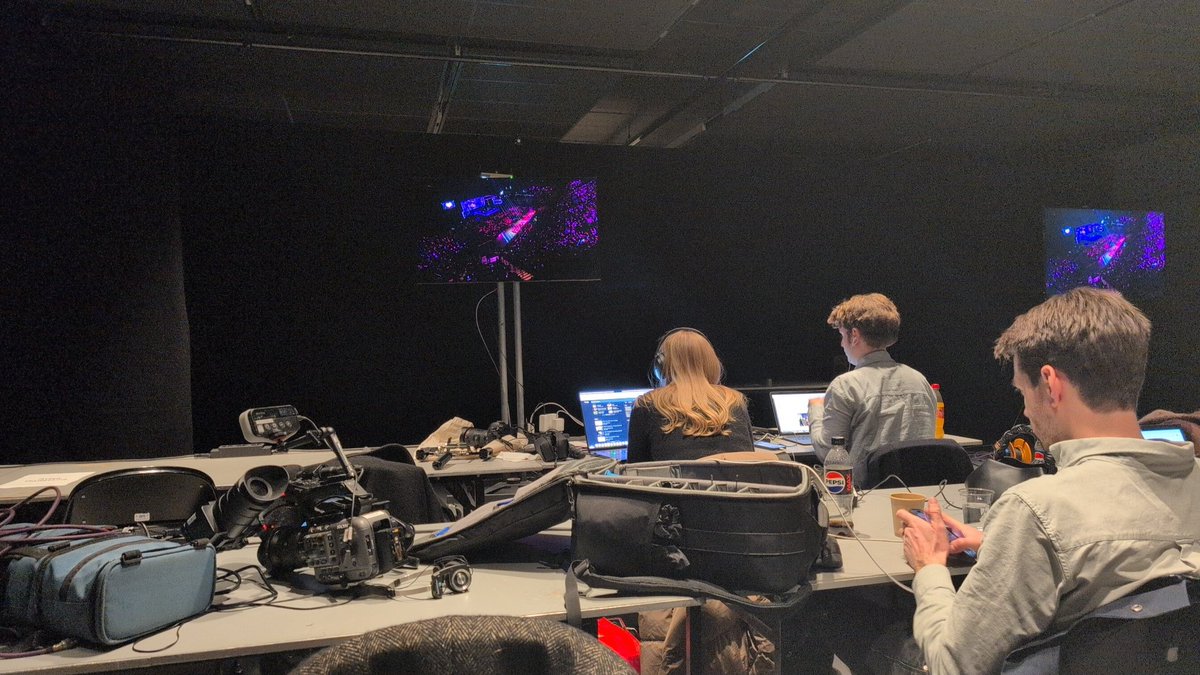 eurovisier's tweet photo. Het gaat zo beginnen.
#MGP2025 #MarcusMartinus
#Eurovision #Eurovision2025 #Bobbysocks https://t.co/F54hHtqF8u