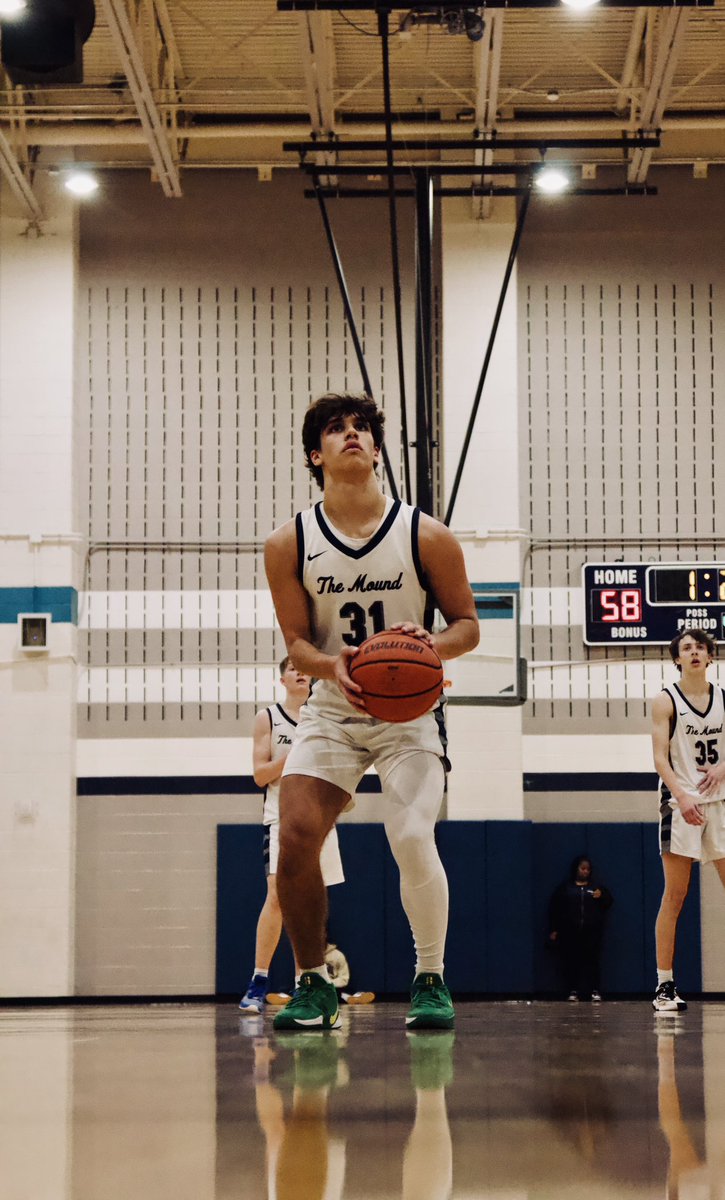 NoahSpinks's tweet image. Great basketball season‼️ Spring ball up next! @FMHSBoysBball @bbasil01 @kanehardin_
