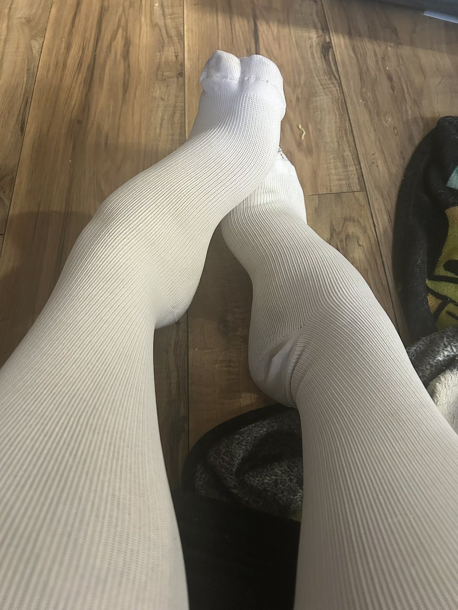 iasroea's tweet photo. grovel

🏷️: findom • domme • worship • drain • foot • feet • socks • paypig • whalesub • humanatm • ftm • trans https://t.co/oJGynvKrPl